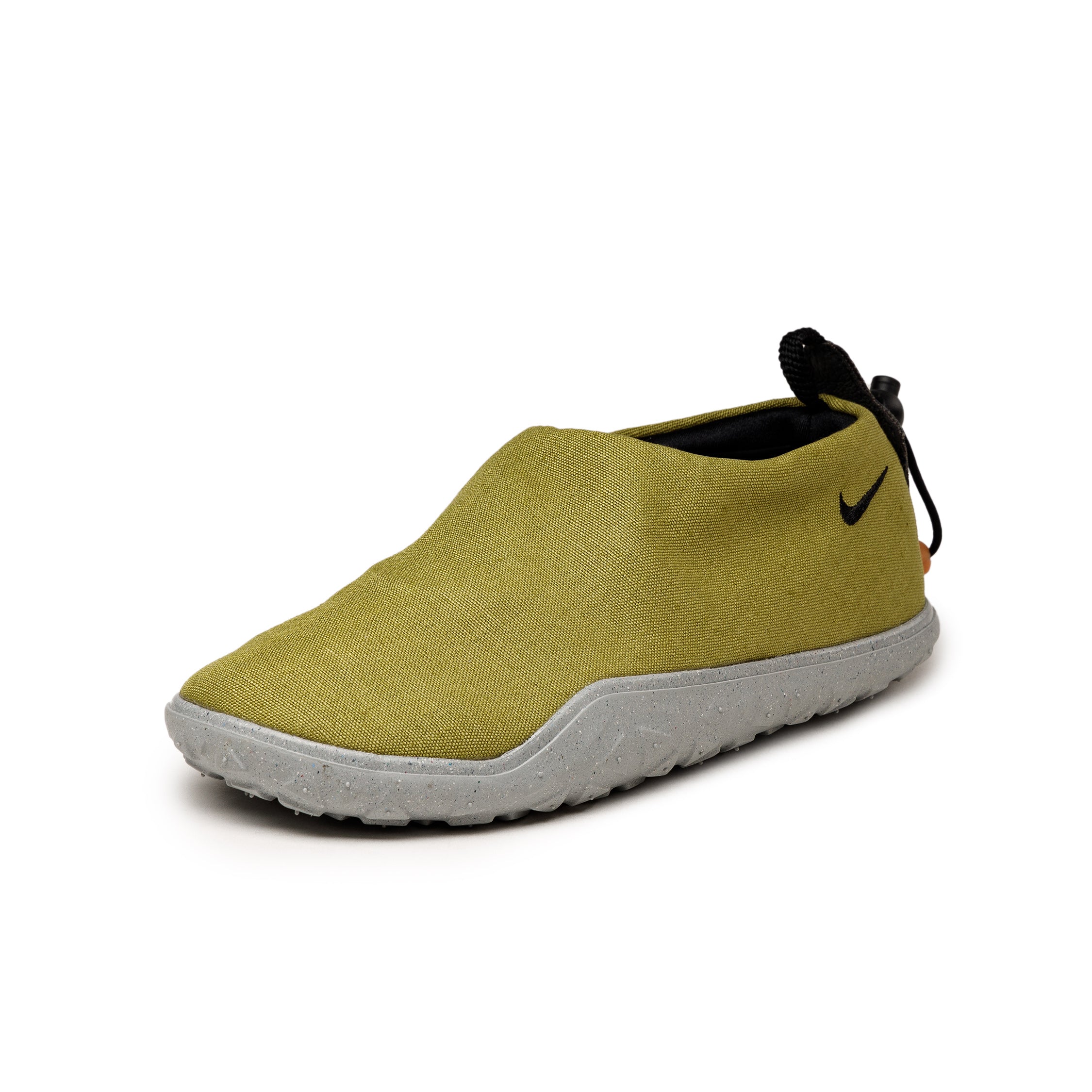 (Buy 1 pair and get 2 pairs free, get 3 pairs of shoes for the price of 1 pair)Nike ACG Moc