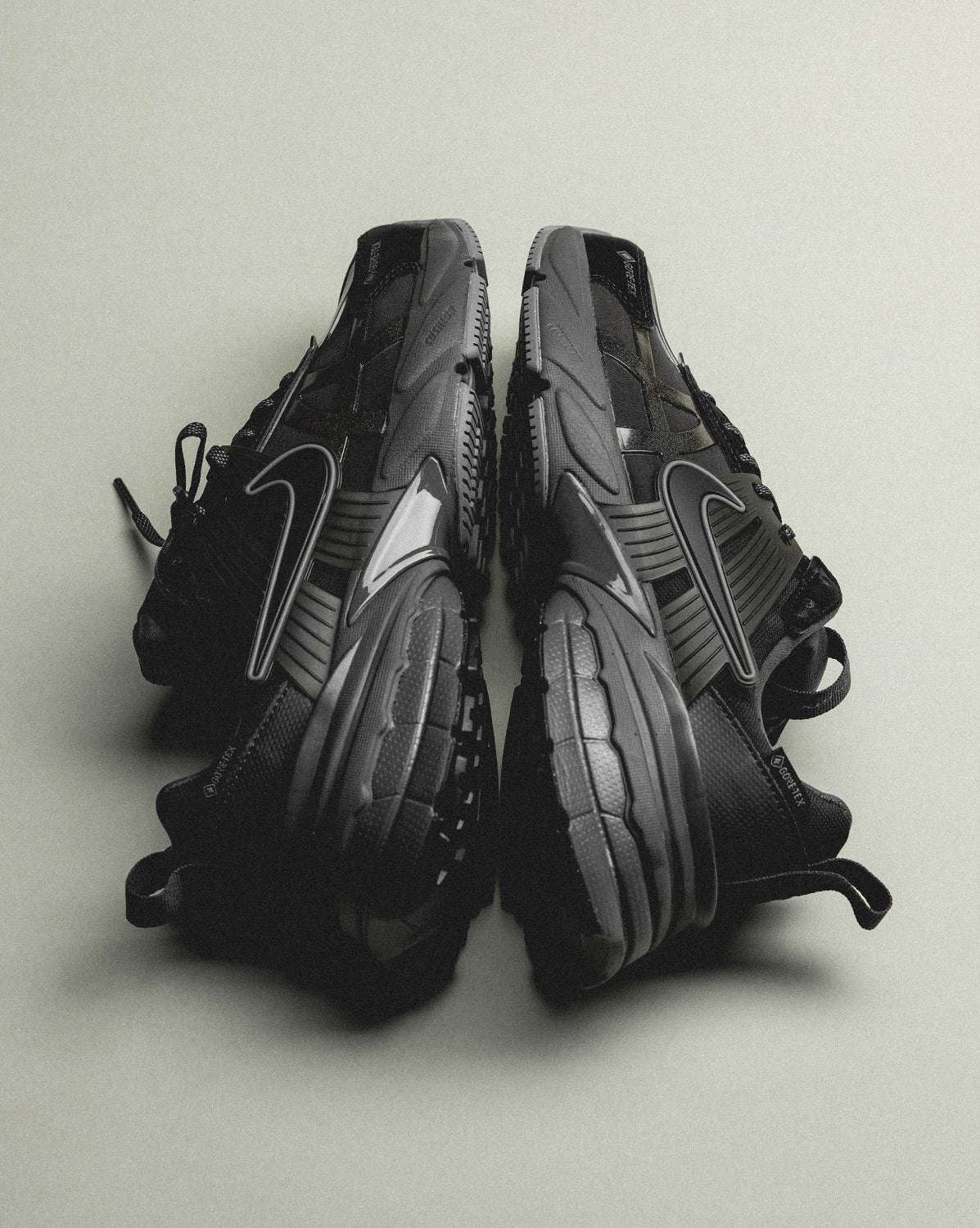 (Buy 1 pair and get 2 pairs free, get 3 pairs of shoes for the price of 1 pair)Nike Wmns V2K Run *GTX*