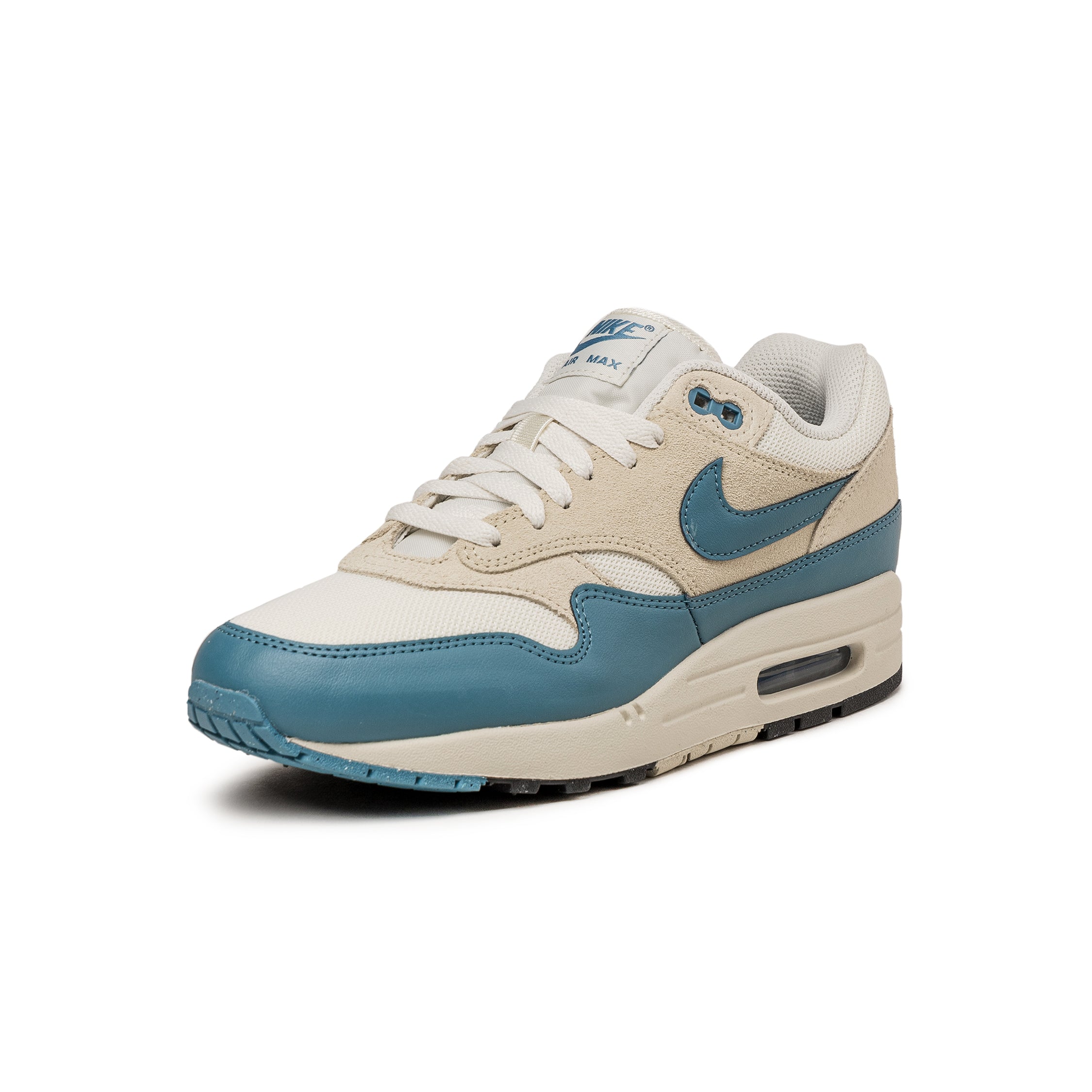 (Buy 1 pair and get 2 pairs free, get 3 pairs of shoes for the price of 1 pair)Nike Air Max 1 Essential