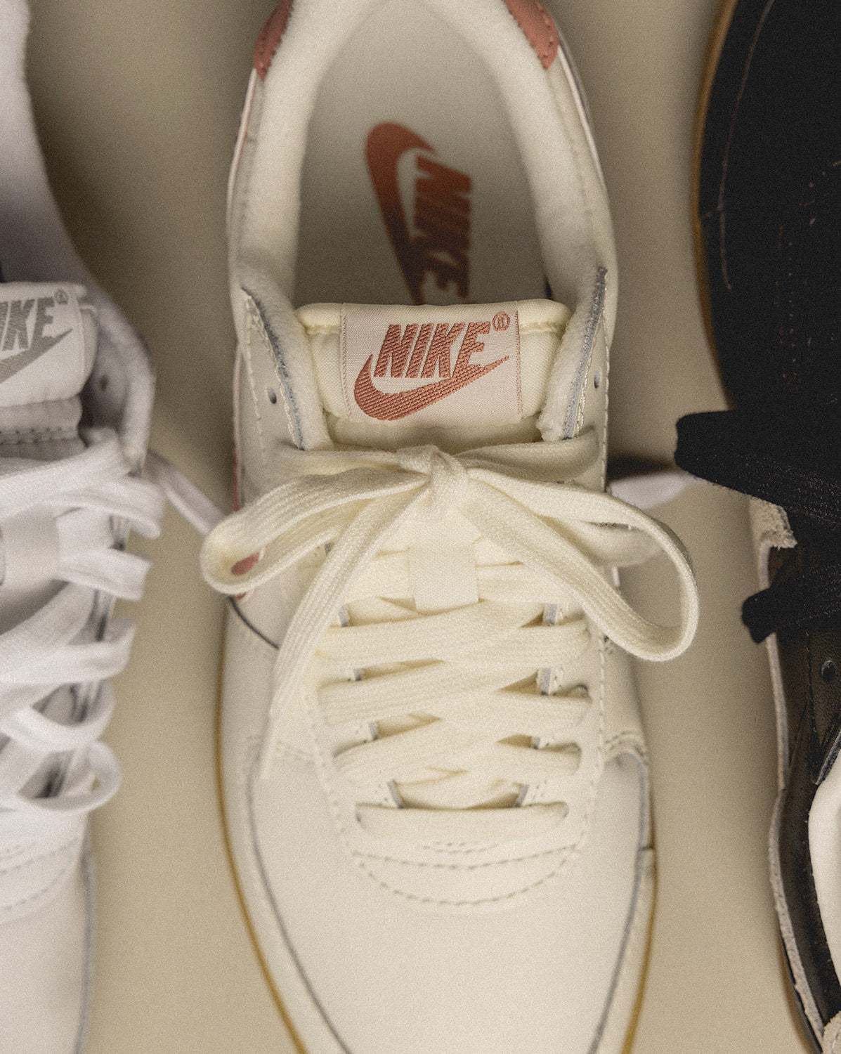 (Buy 1 pair and get 2 pairs free, get 3 pairs of shoes for the price of 1 pair)Nike Field General '82