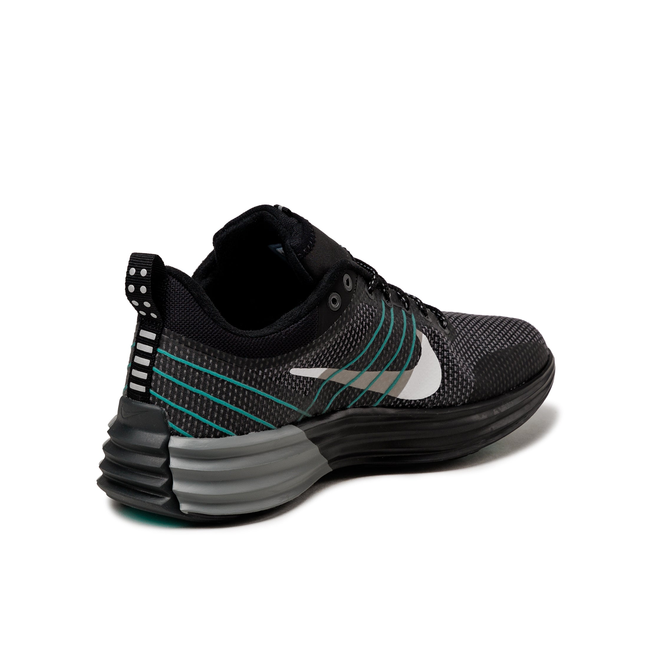 (Buy 1 pair and get 2 pairs free, get 3 pairs of shoes for the price of 1 pair)Nike Lunar Roam PRM