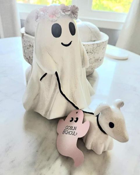 👻Ghost Walking Dog Statue