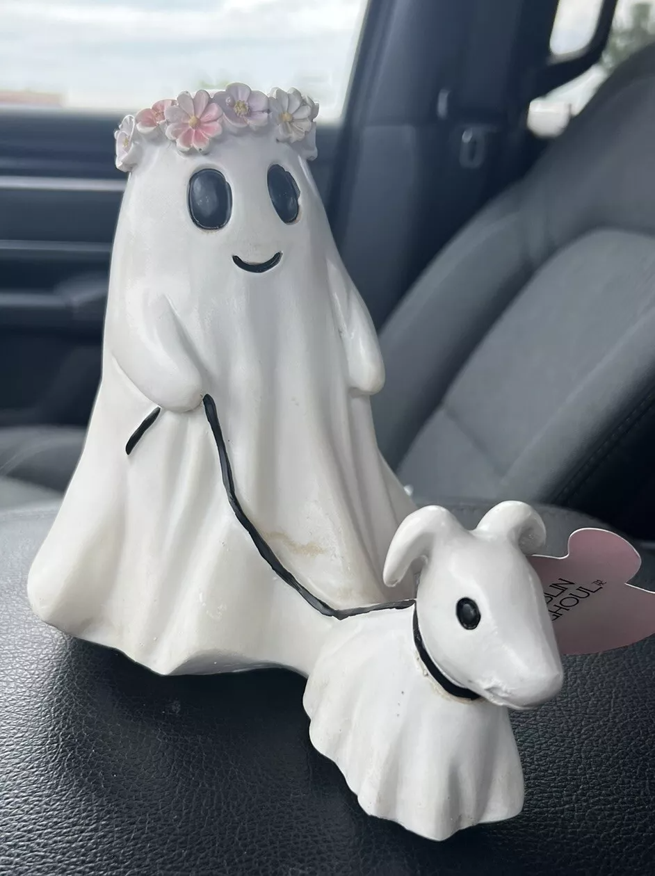 👻Ghost Walking Dog Statue