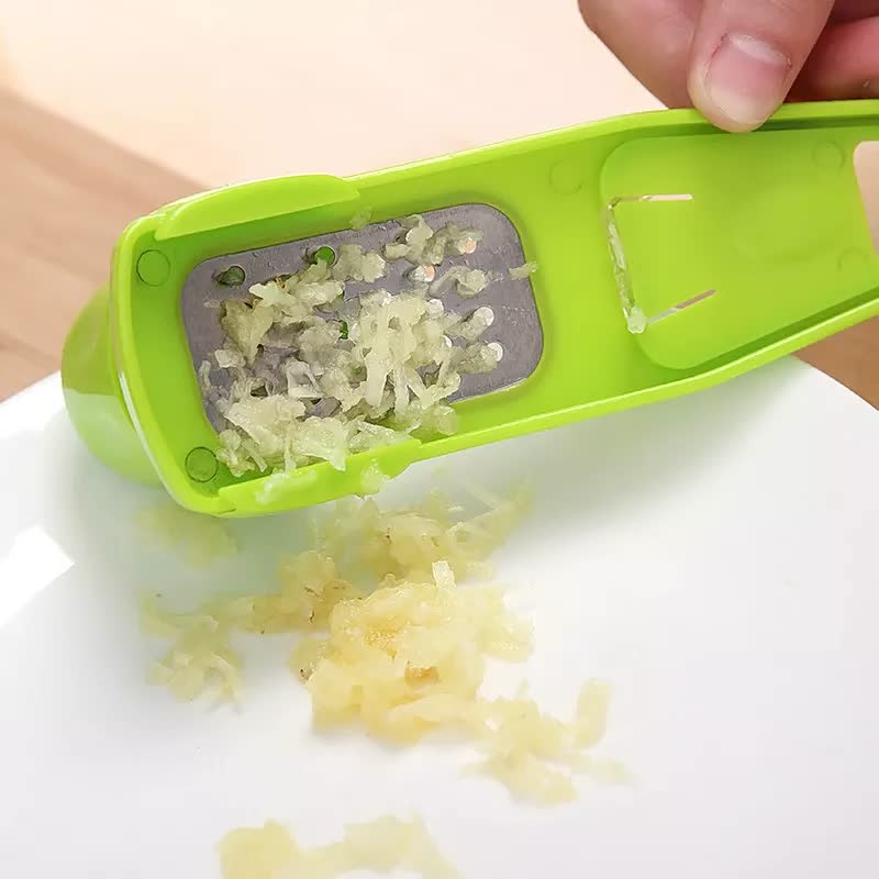 Kitchen Multifunctional Ginger Juice Garlic Cutter Ginger Garlic Garlic Press Grinder