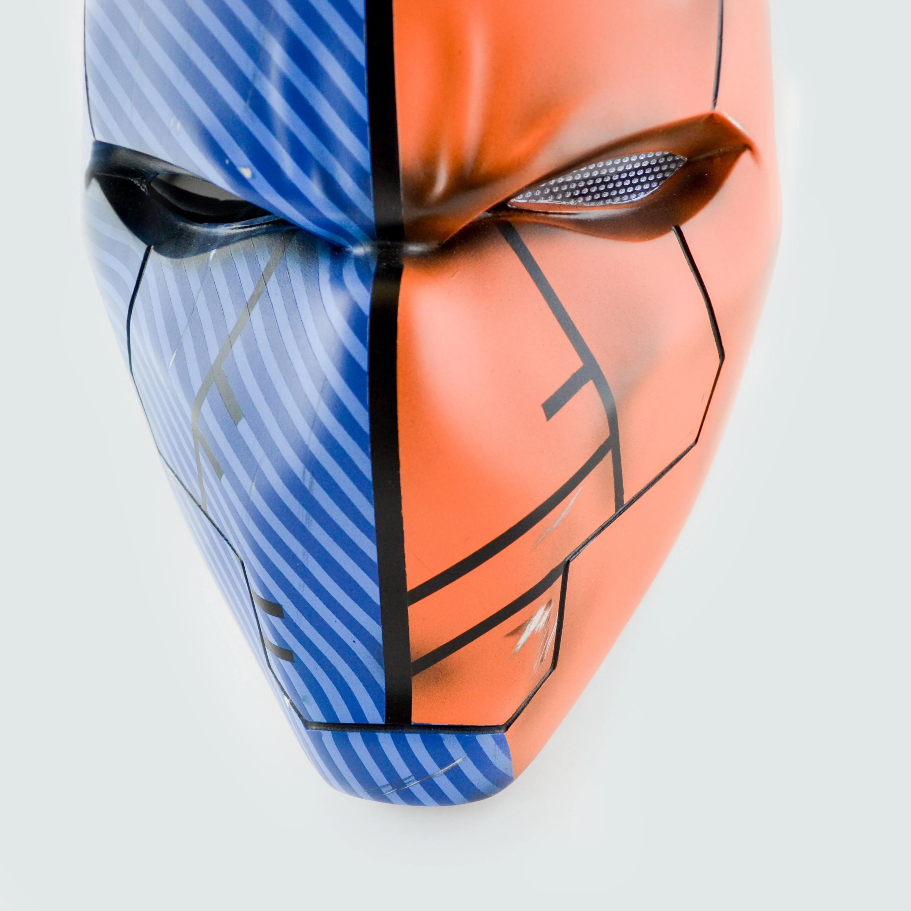 Red Hood - Deathstroke Helmet with LED