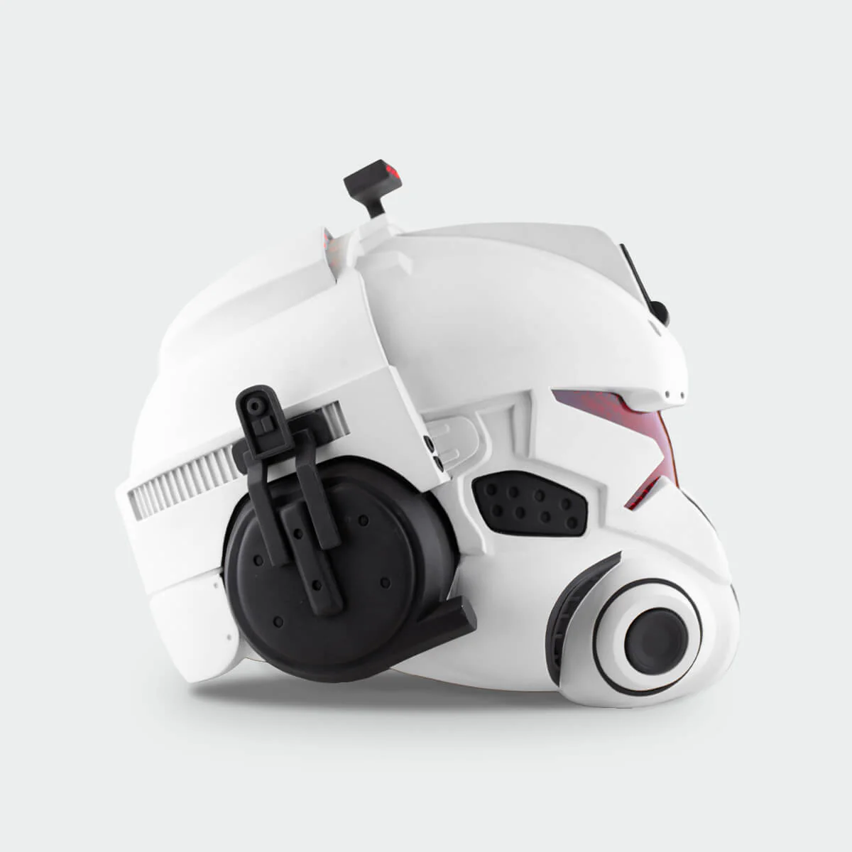 Titanfall Battle Rifle Pilot White Helmet