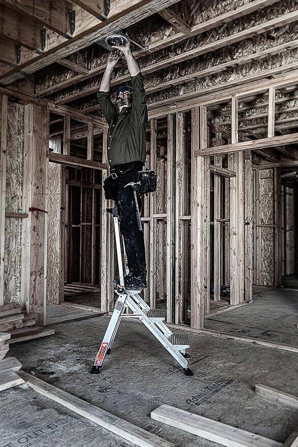 Portable folding ladder