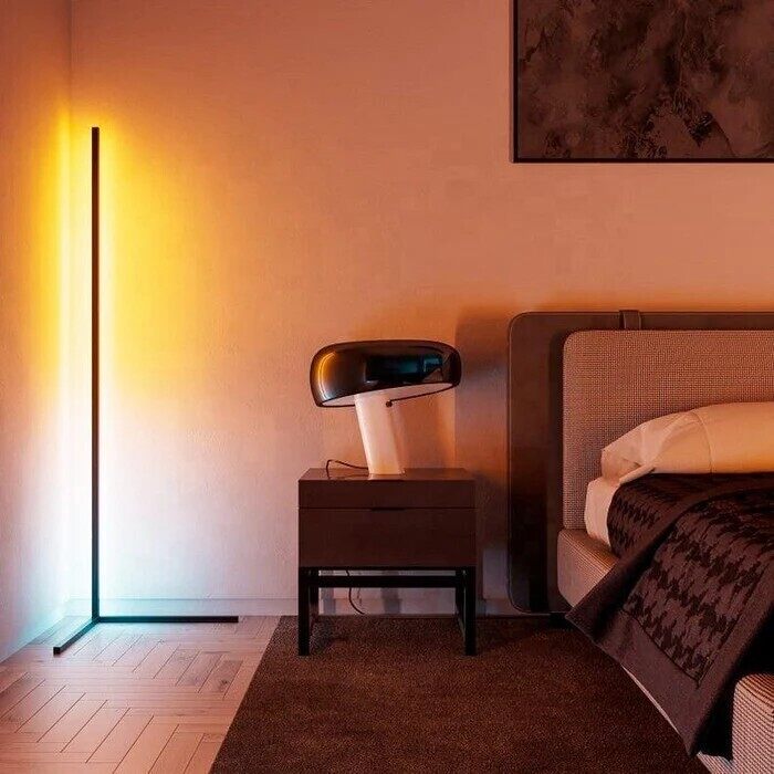 VIBRANT CORNER FLOOR LAMP WITH APP CONTROL