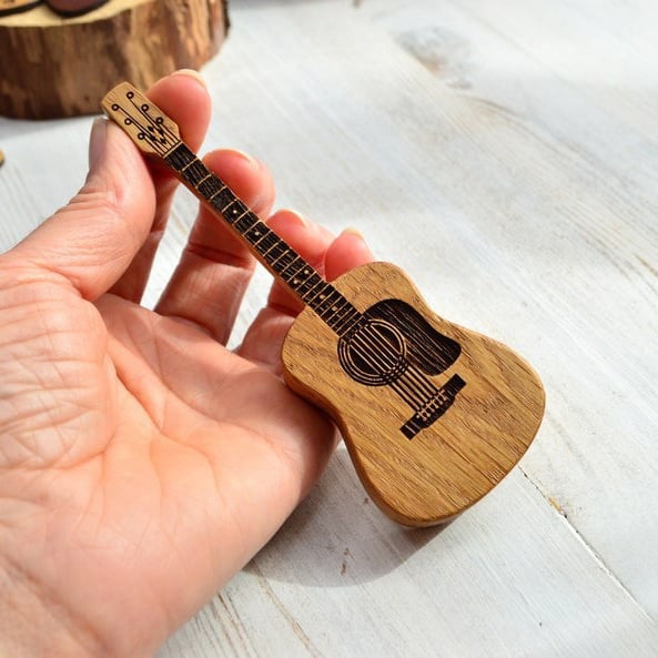 ⏰Last Day 70% OFF - Wooden Acoustic Guitar Pick Box🎸