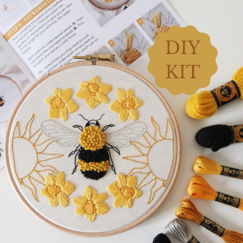 🐝Bumble Bee & Wildflower Wreath Thread Embroiderye kit